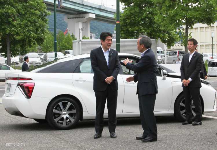 טראמפ בדרישה ליפן: יצרו יותר מכוניות בארה